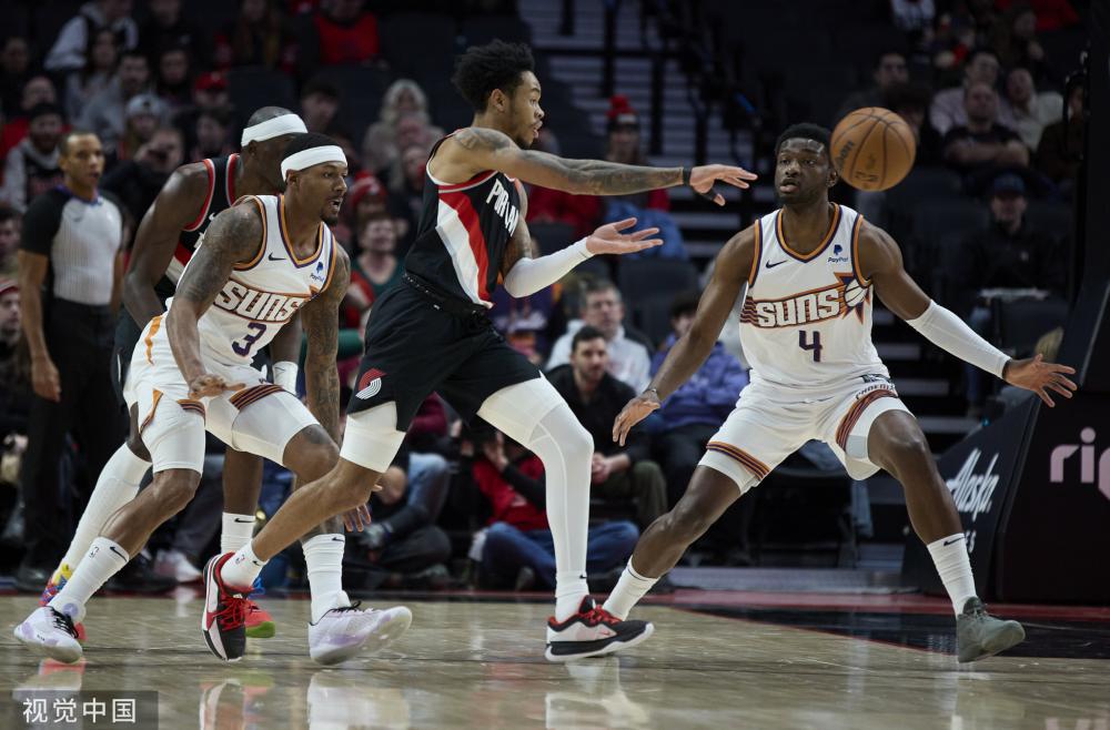 足坛的表现 足坛的表现