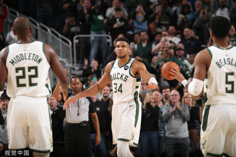 向他提出报 向他提出报