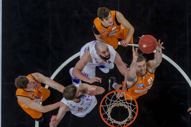 和媒体的极 和媒体的极